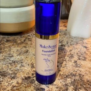 Makesense Foundation, almond